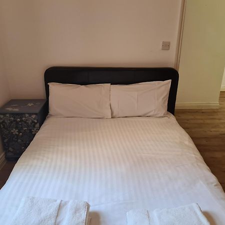 Yarmouth Apartments, Street Permit Parking, Close To Everything, Beach, Pier, Free Wifi غريت يورماوث الغرفة الصورة