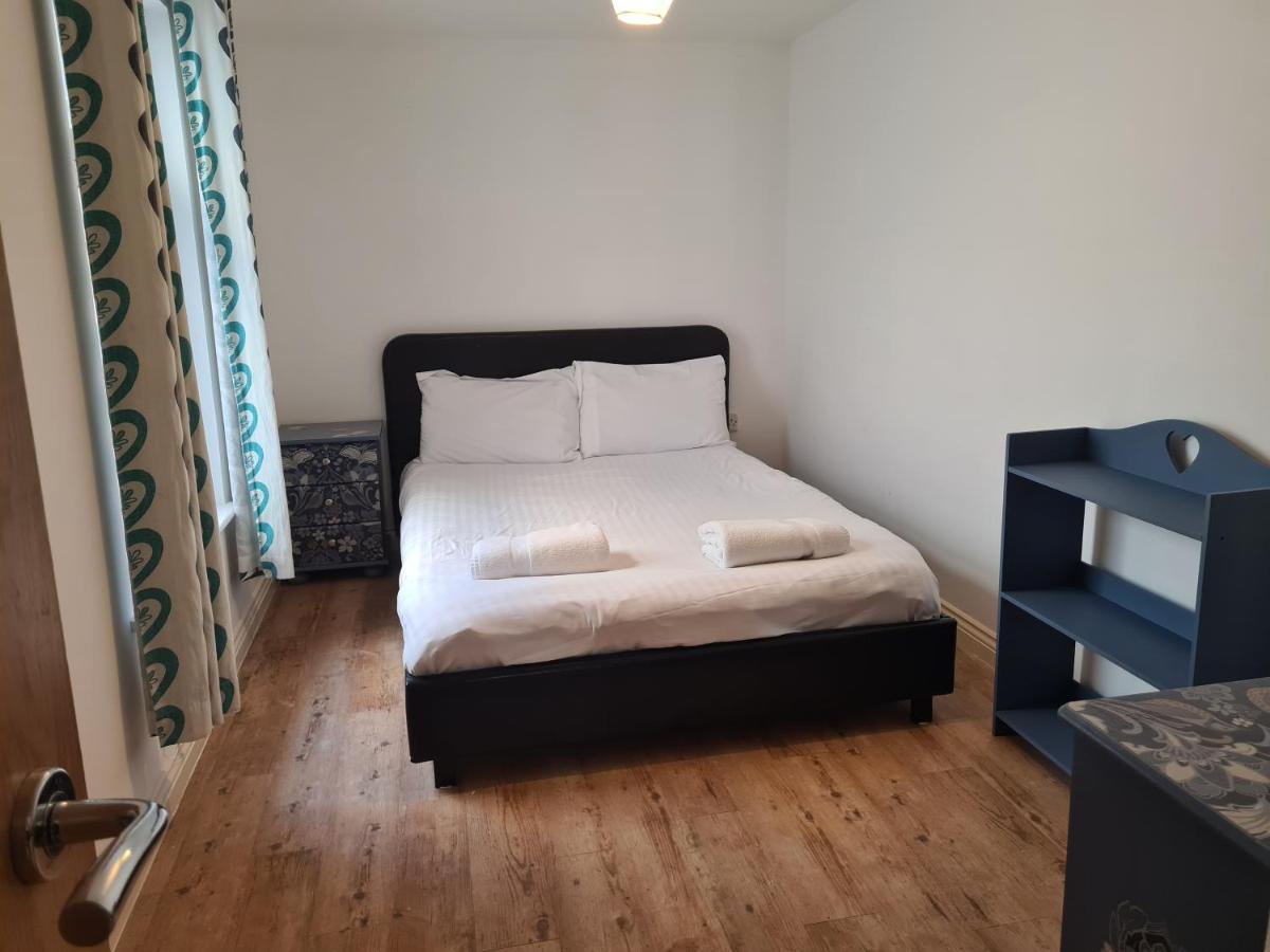 Yarmouth Apartments, Street Permit Parking, Close To Everything, Beach, Pier, Free Wifi غريت يورماوث الغرفة الصورة
