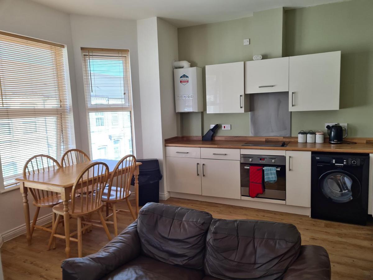 Yarmouth Apartments, Street Permit Parking, Close To Everything, Beach, Pier, Free Wifi غريت يورماوث المظهر الخارجي الصورة